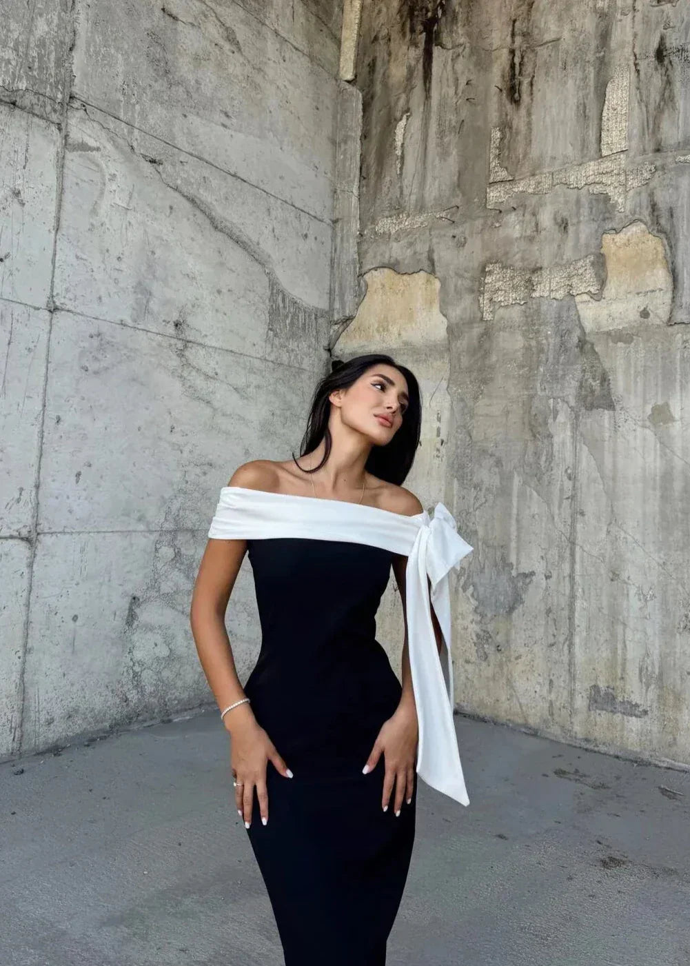 Lyriel - One-Shoulder Bow Tie Slit Midi Dress