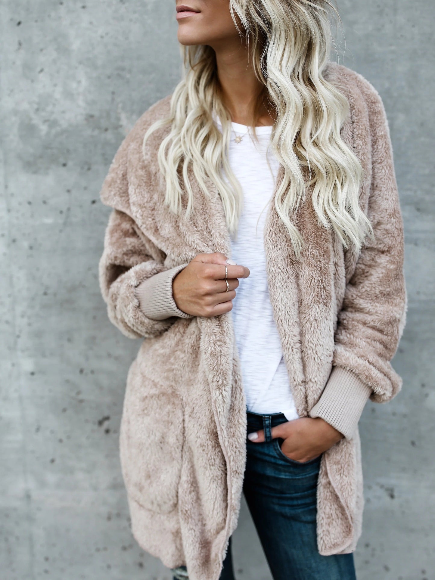 Ava – Cozy Fuzzy Hooded Coat