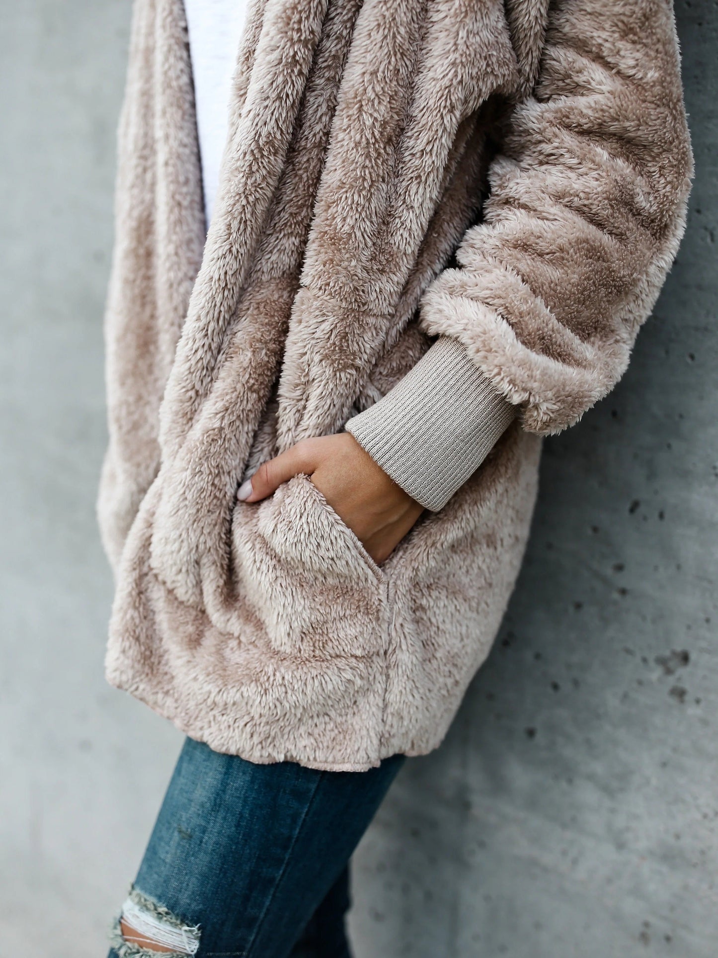 Ava – Cozy Fuzzy Hooded Coat